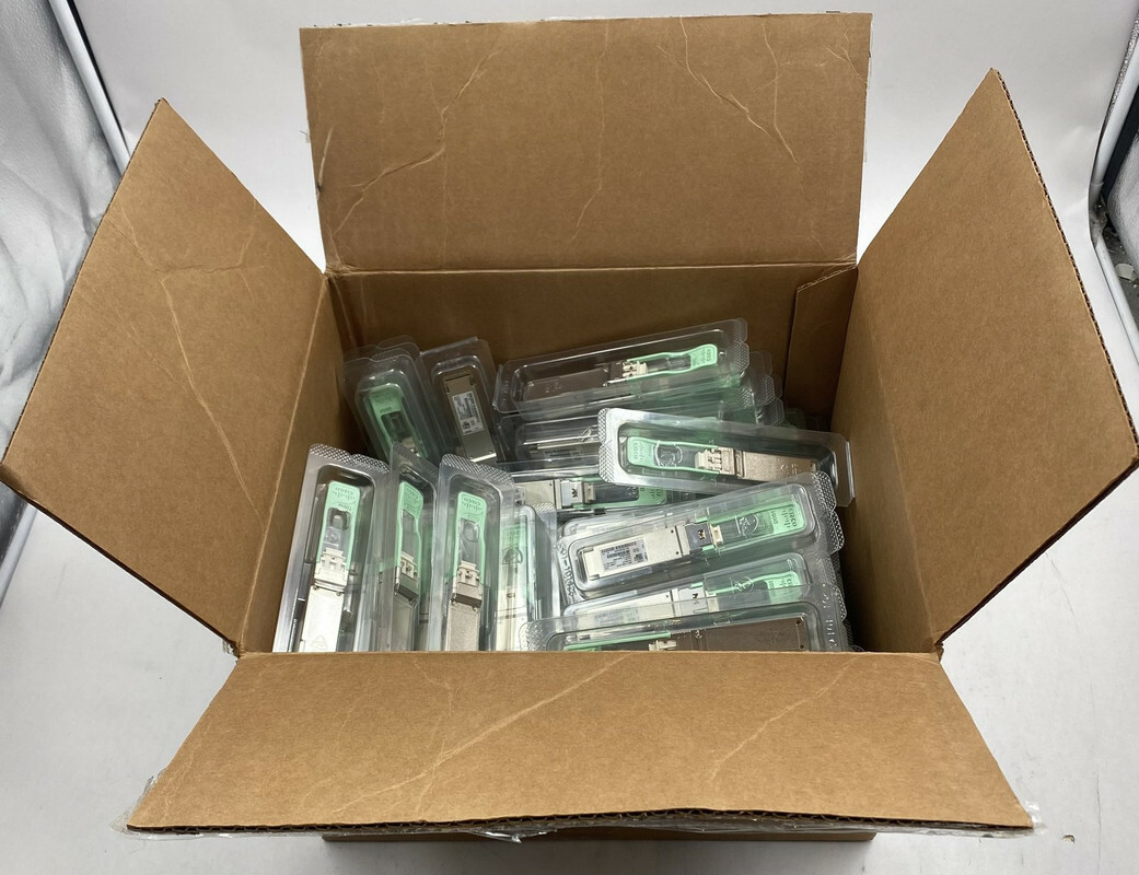 Cisco QSFP-100G-FR-W Nuevo Blister - Image 2